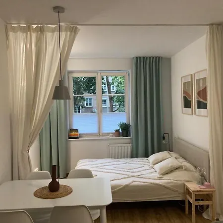 Stare Szeroka 46/47 *