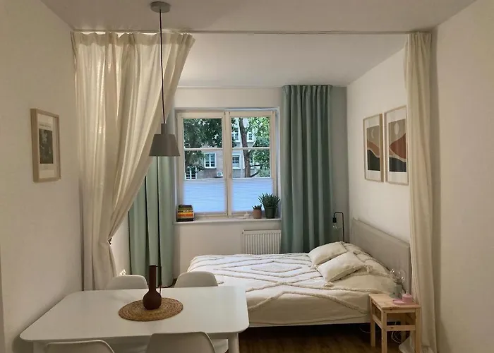 Stare Szeroka 46/47 *